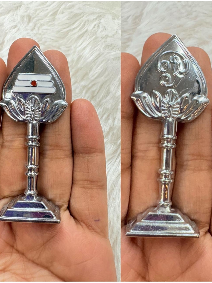 Murugar Vel Silver color