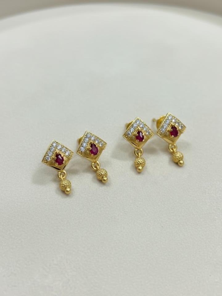 Kemp Stone Gold Replica Stud Earrings
