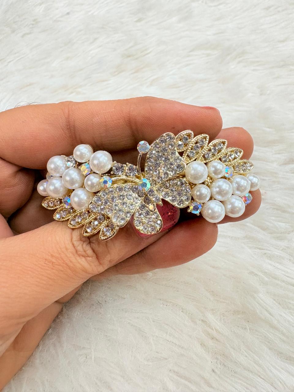 Butterfly Pearl Centre Hair Clip for Women – Stylish Party Wear Clip