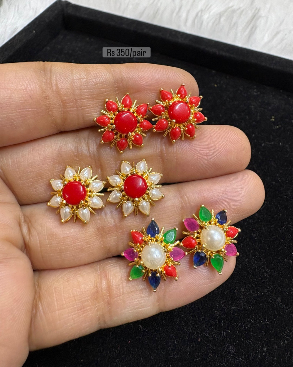 Pear and coral stud collection 555100