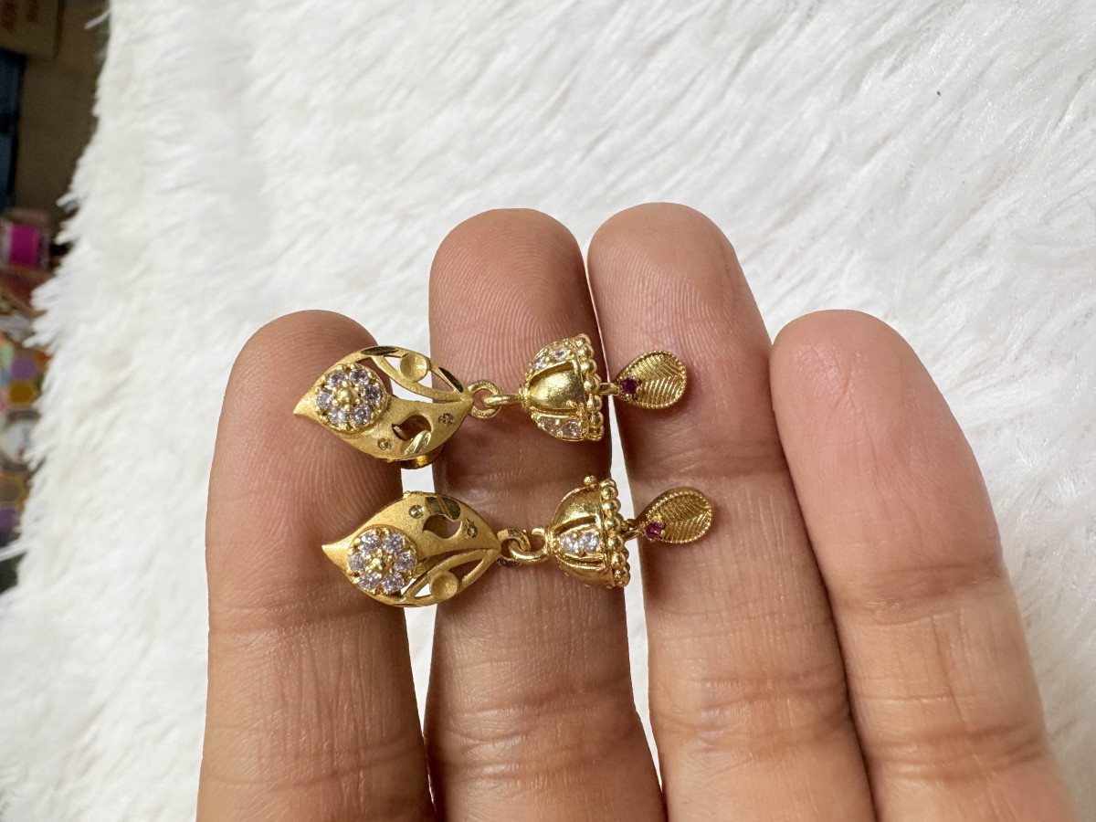 Gold replica earrings-55502