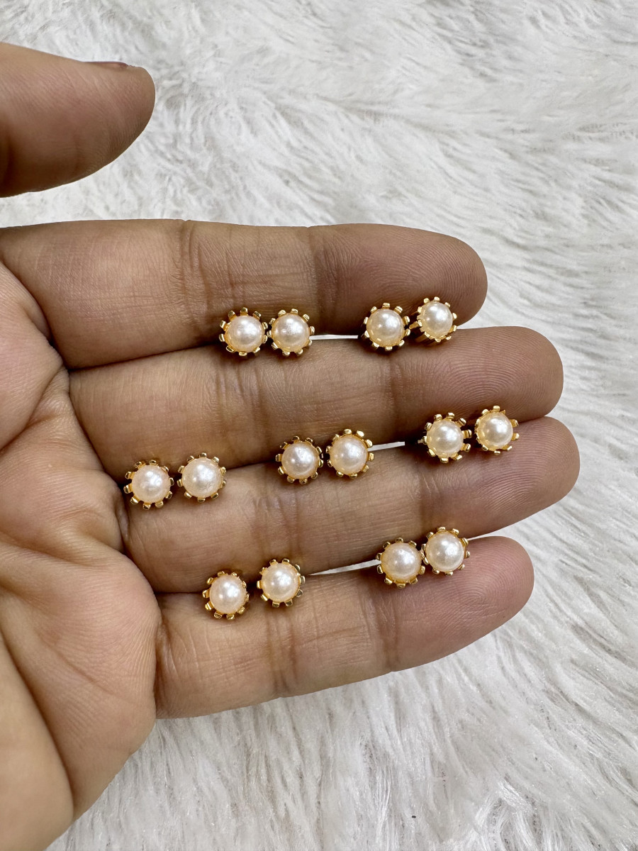 Single Pearl Stud || Regular Wear || simple wear - LF11101