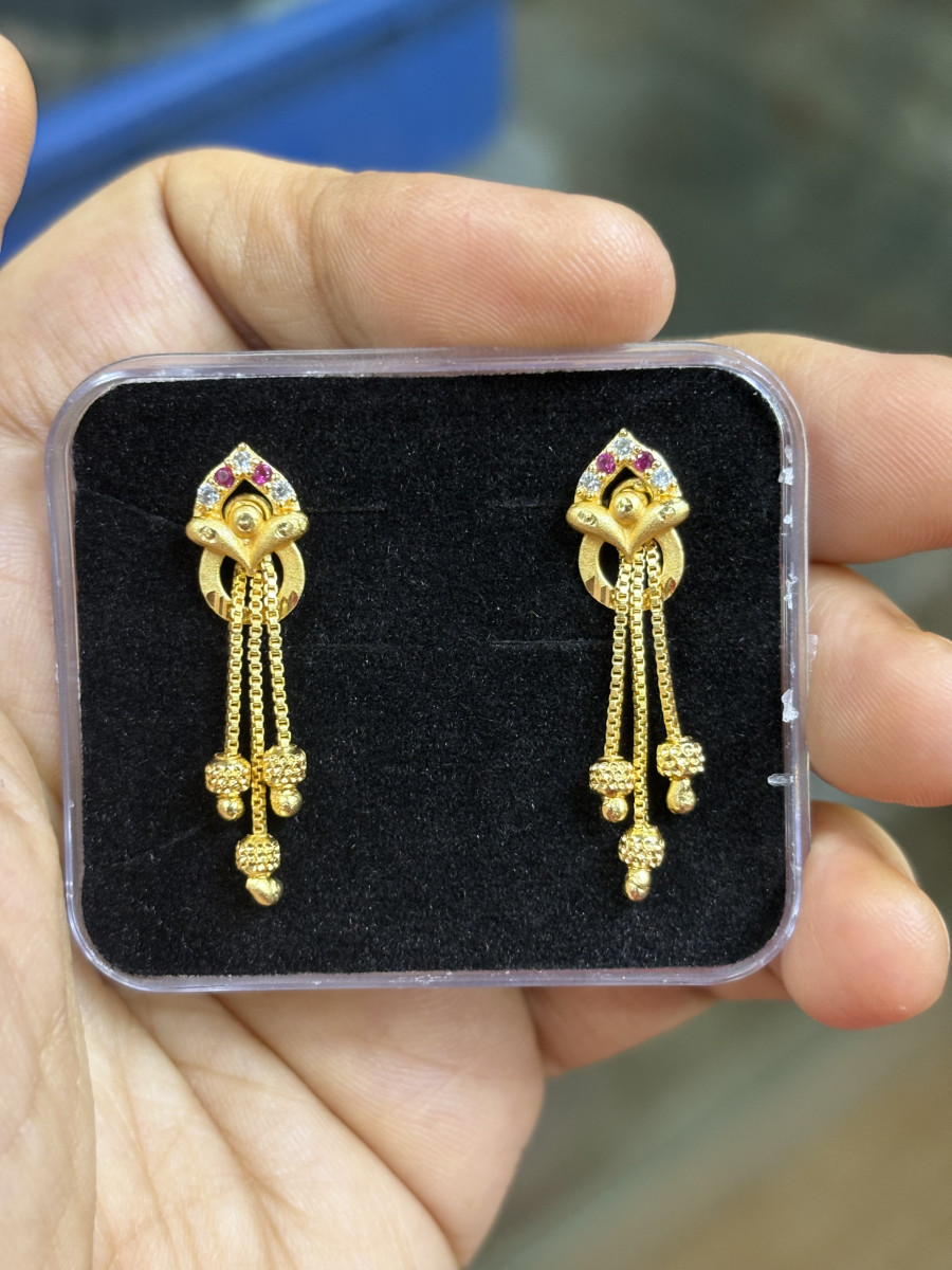 Gold replica Earrings - GR33301