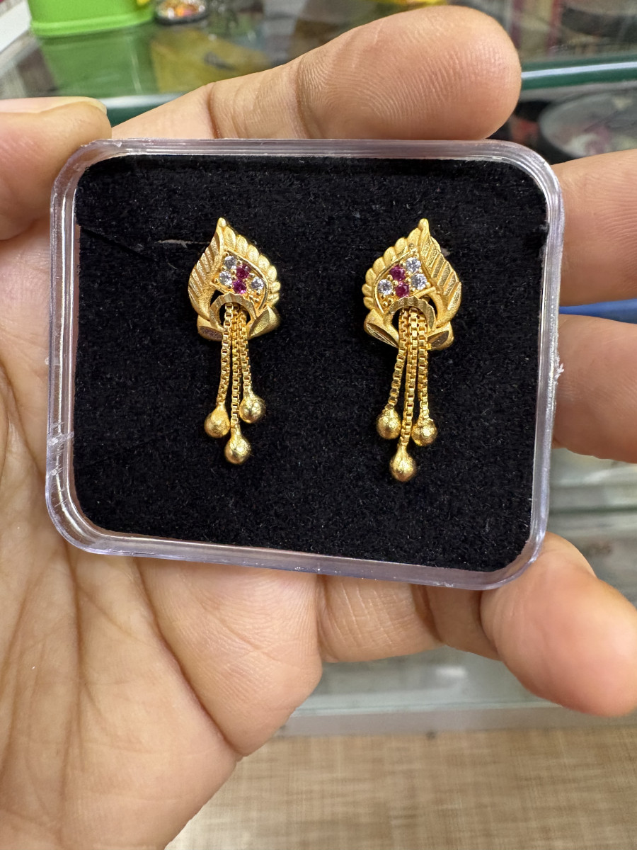 Gold replica earrings- GR33301