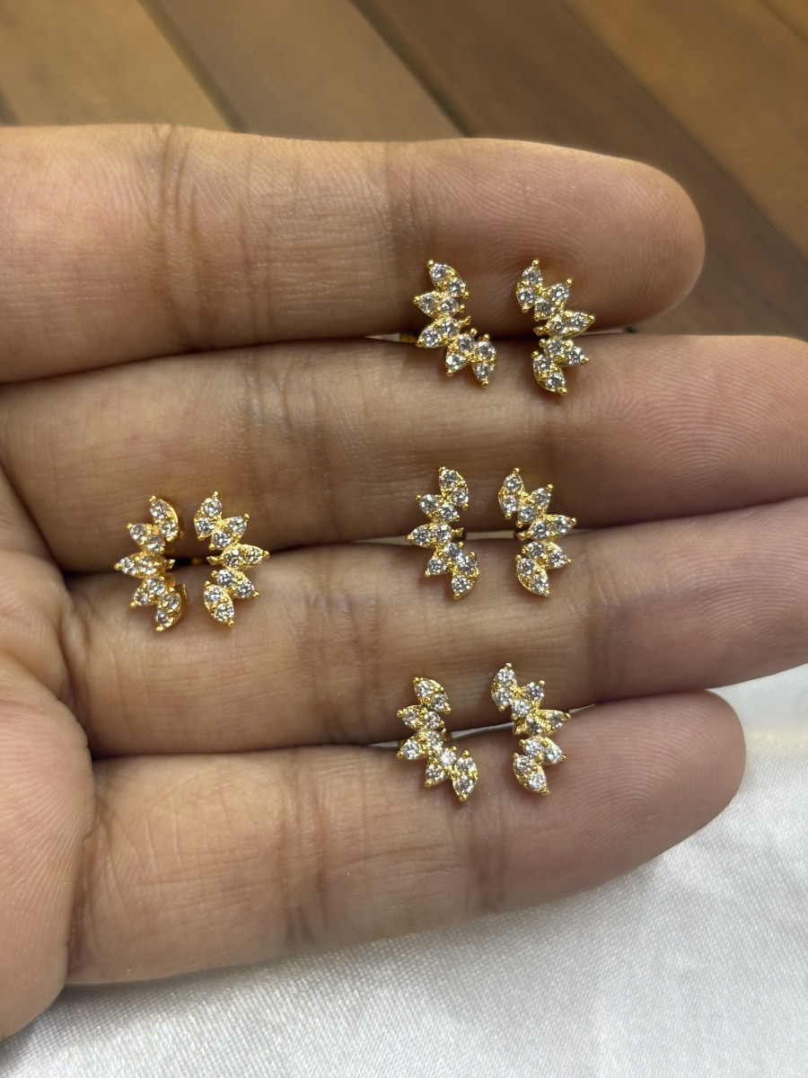 Side earrings with sparkle - stone - SD33301